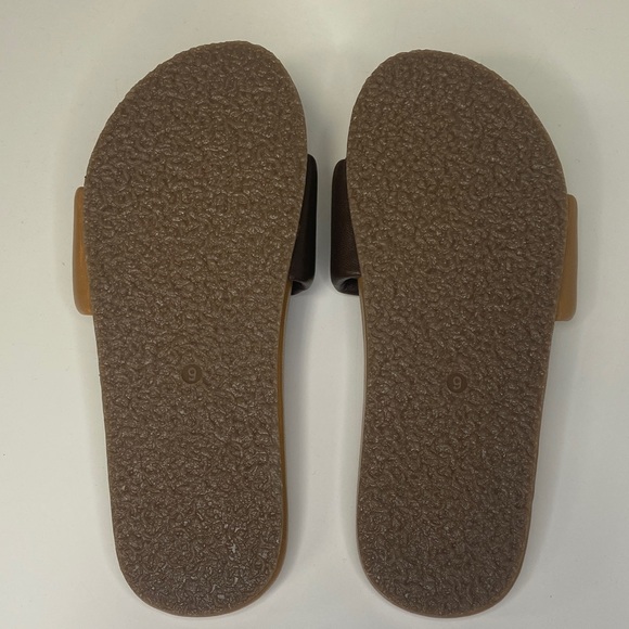 Seychelles Slides - Picture 4 of 4